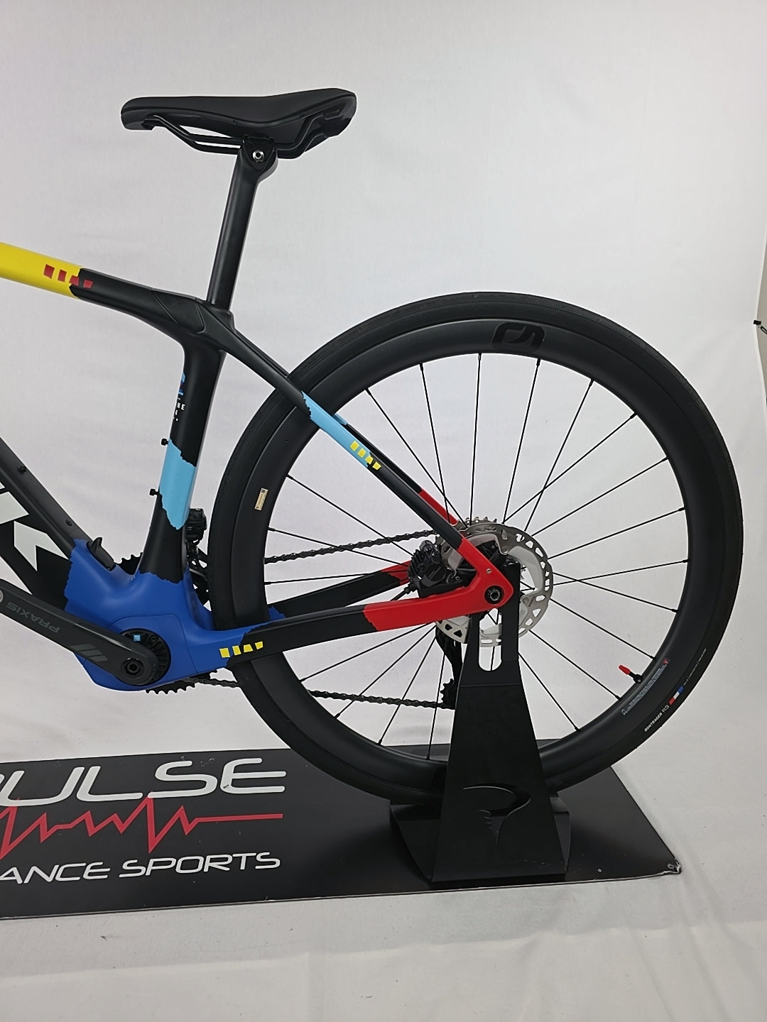 TREK Domane + Secteur Pavé MK Ultegra DI2 e-Bike Demo Size 50 (XS) 2023
