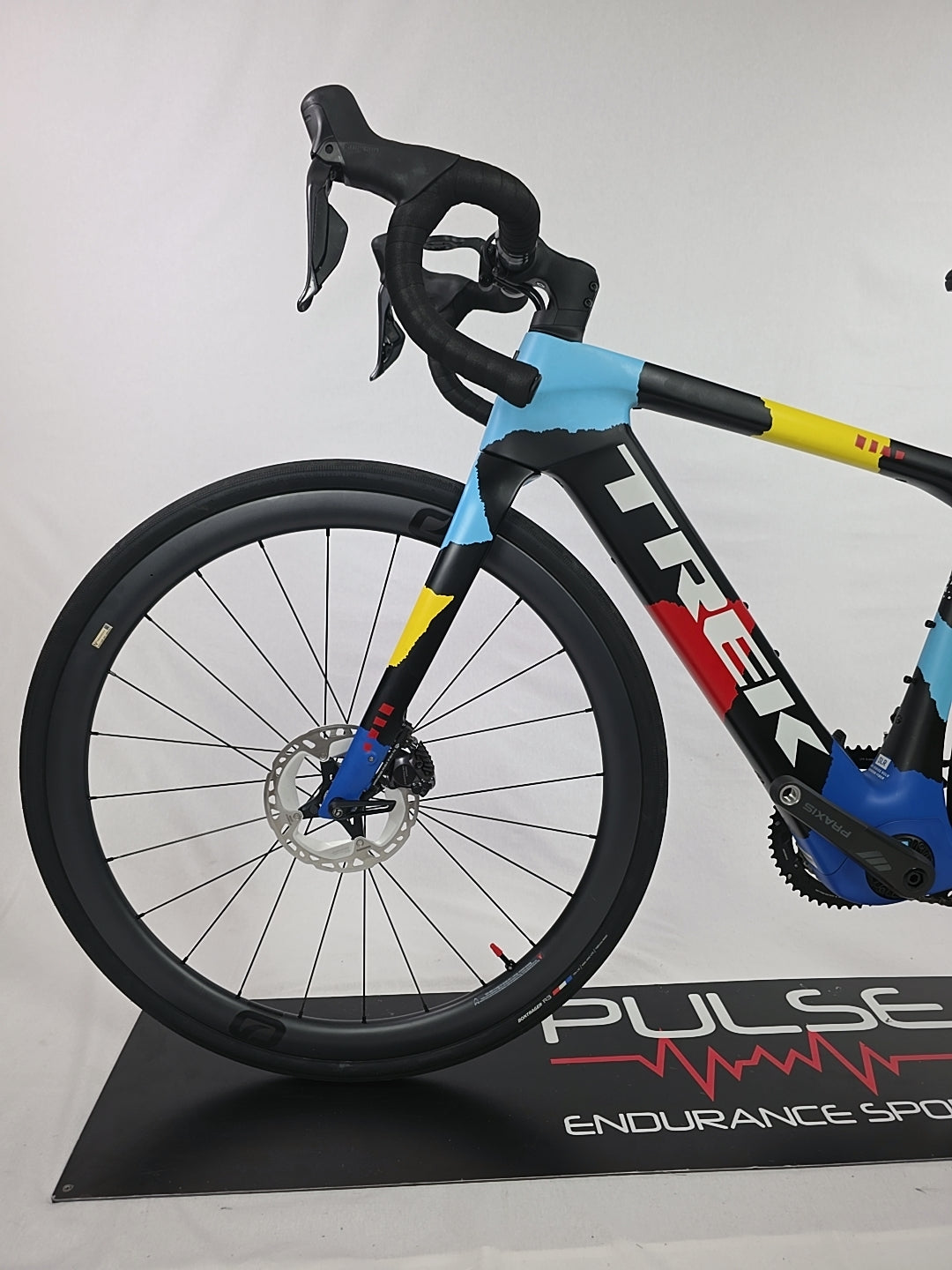 TREK Domane + Secteur Pavé MK Ultegra DI2 e-Bike Demo Size 50 (XS) 2023