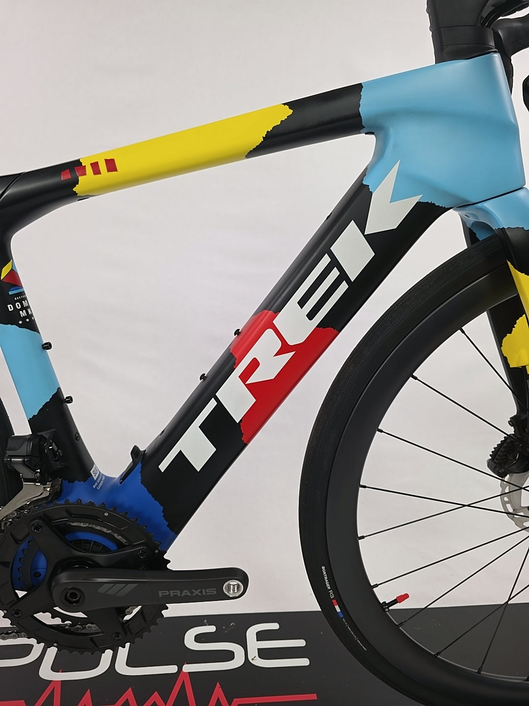 TREK Domane + Secteur Pavé MK Ultegra DI2 e-Bike Demo Size 50 (XS) 2023