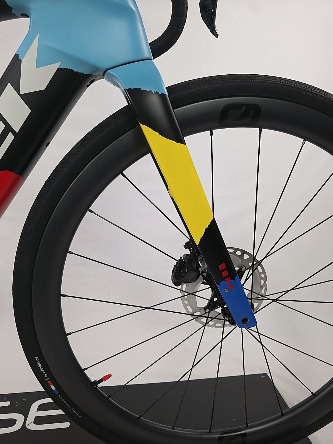 TREK Domane + Secteur Pavé MK Ultegra DI2 e-Bike Demo Size 50 (XS) 2023