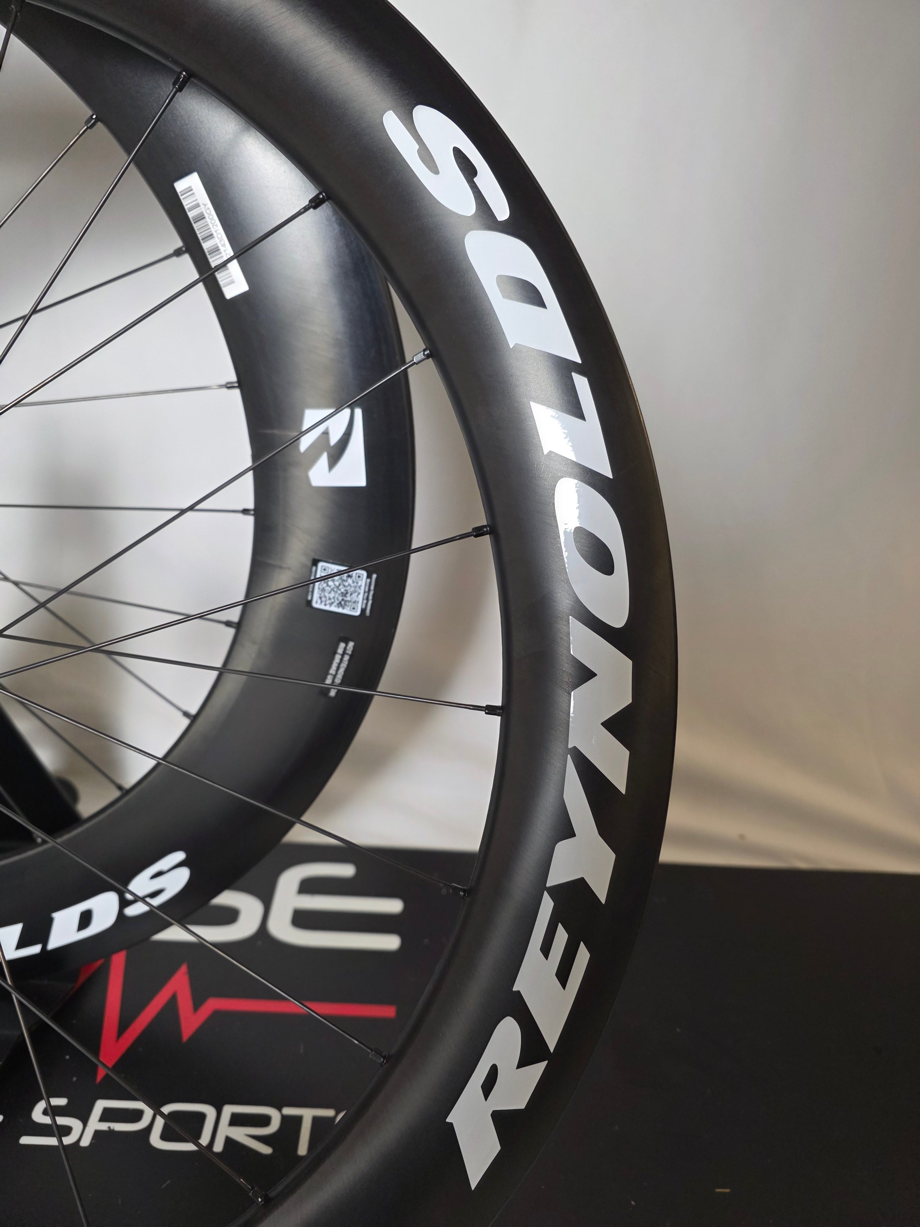 Reynolds AR60 Wheelset (Black, White, No Decals Options)