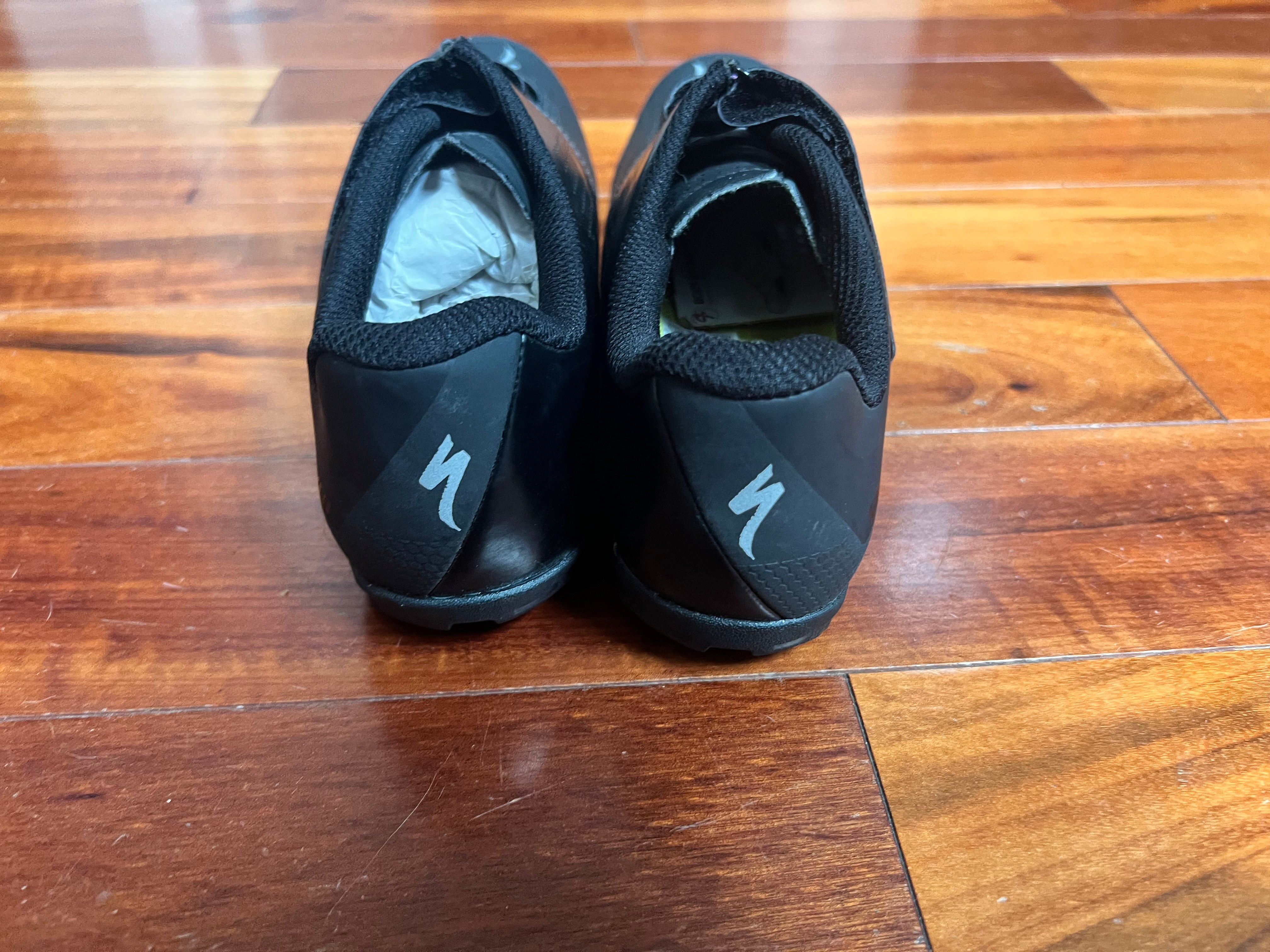 SPECIALIZED SPORT MT B US MEN’S SIZE 5.75 ￼