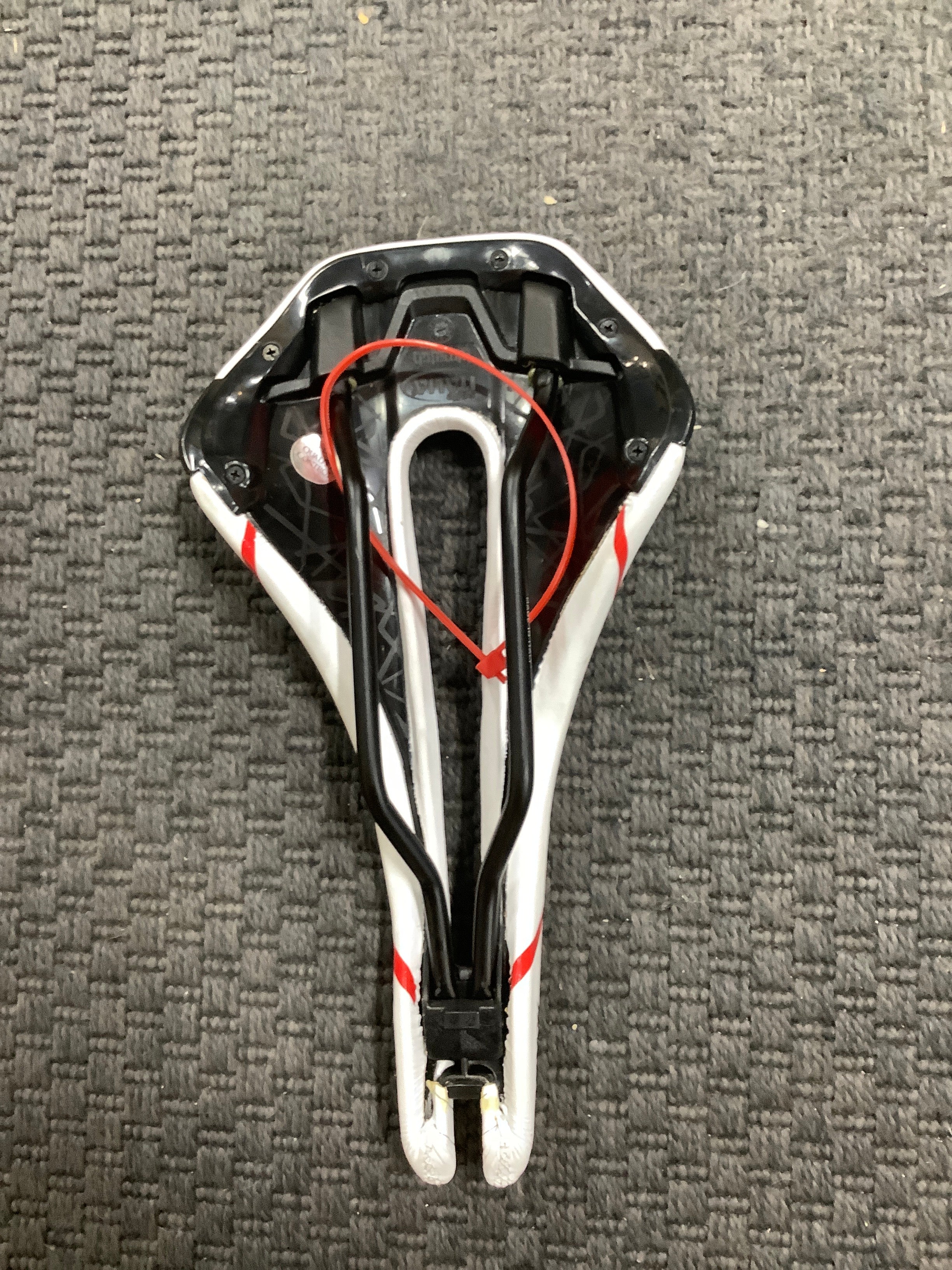 Selle Italia Novus Superflow Saddle L3 White - Test Saddle
