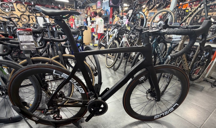 Pinarello Paris SRAM Rival AXS, Carbon Wheels - 54 (Pre Owned)