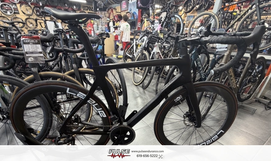 Pinarello Paris SRAM Rival AXS, Carbon Wheels - 54 (Pre Owned)