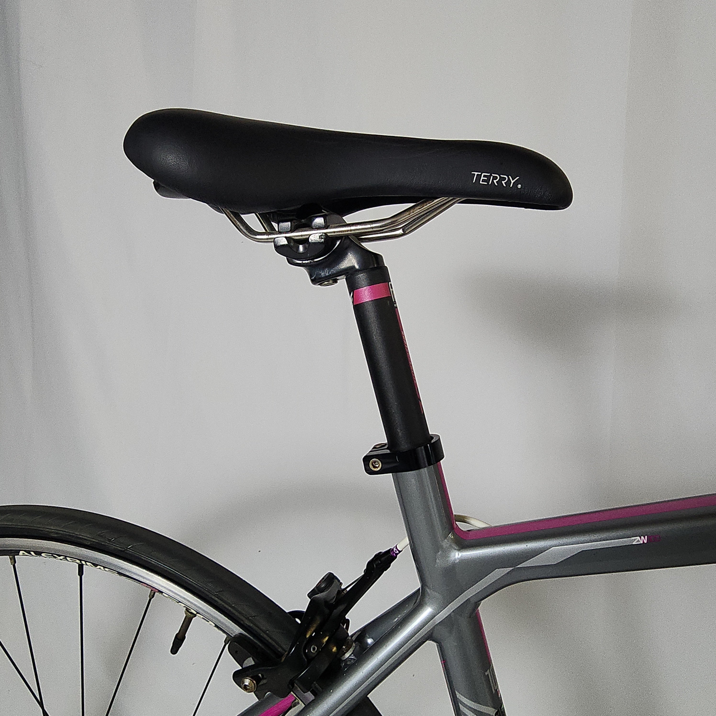 Felt 6061 Aluminio ZW 100|Claris 8 Sp | Talla alta | Usado