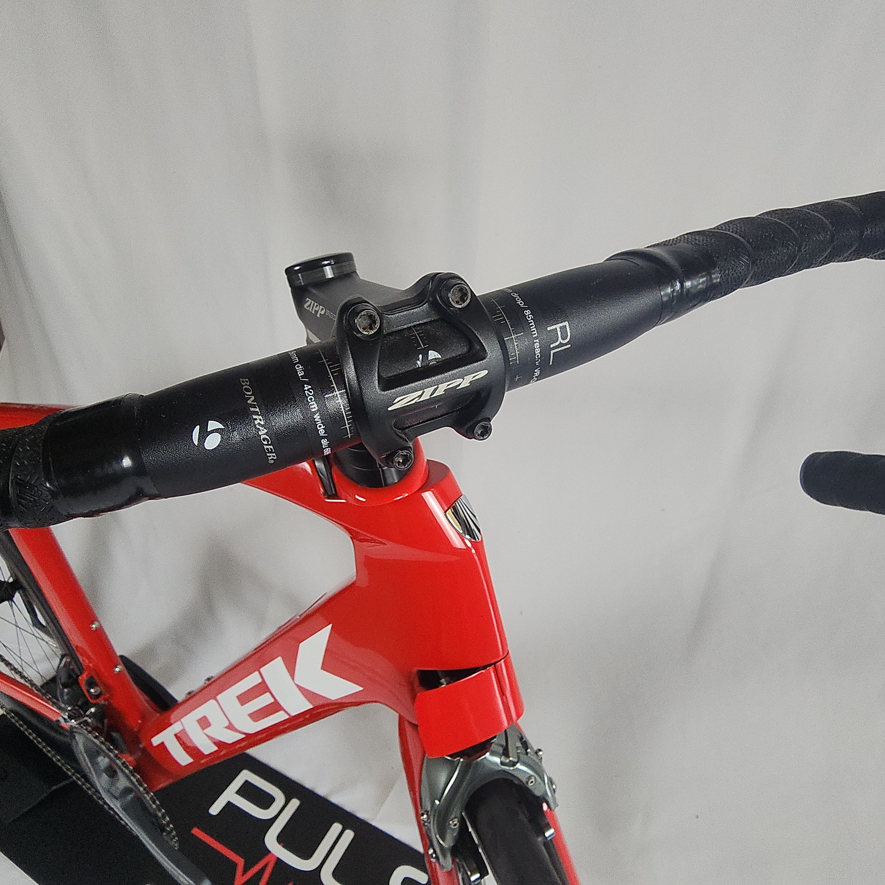 Trek Madone 9.0 Ultegra Mech Carbon Bontrager Wheels Size 58 2018