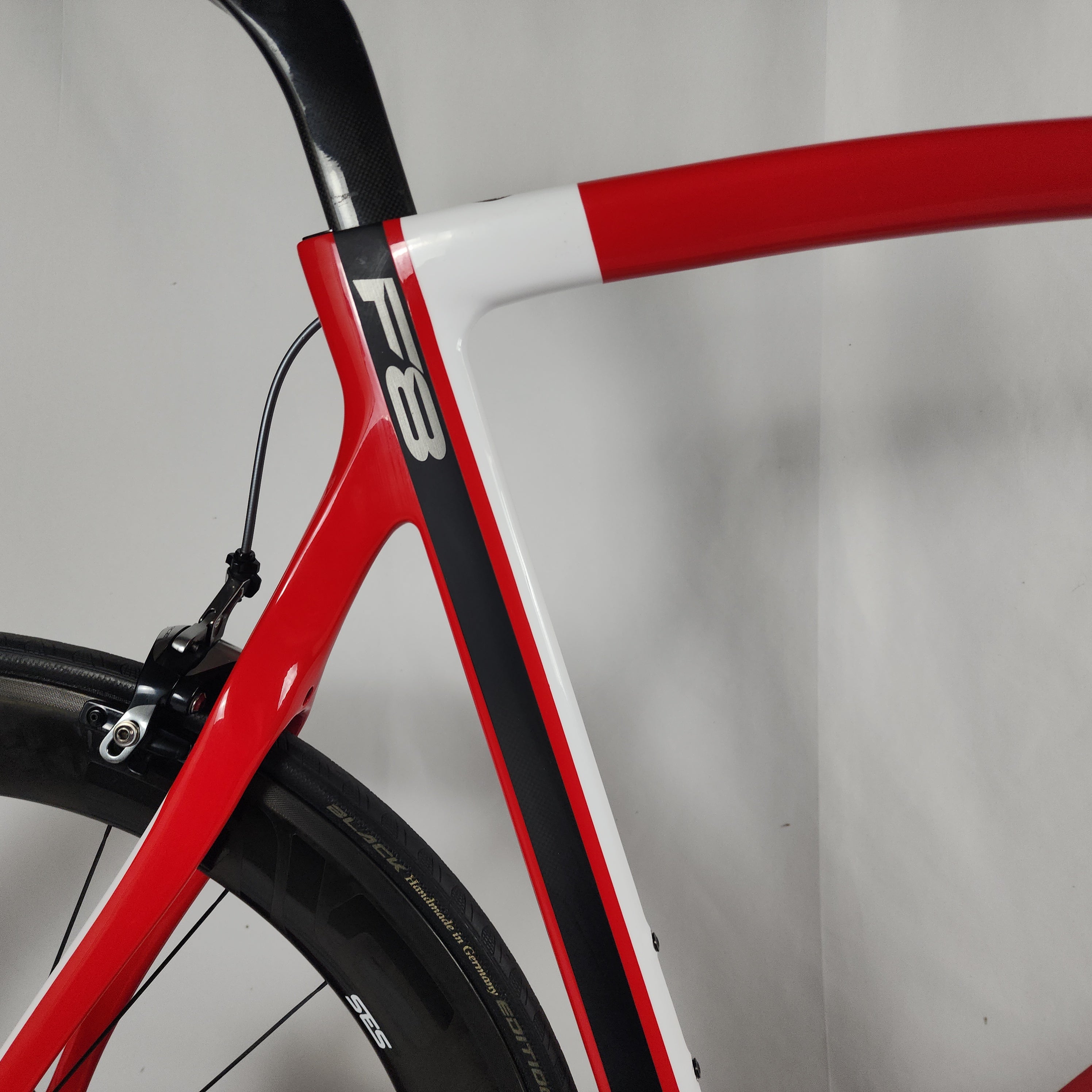 Pinarello Dogma F8 Dura Ace Di2 Size 60 Enve Carbon Wheels