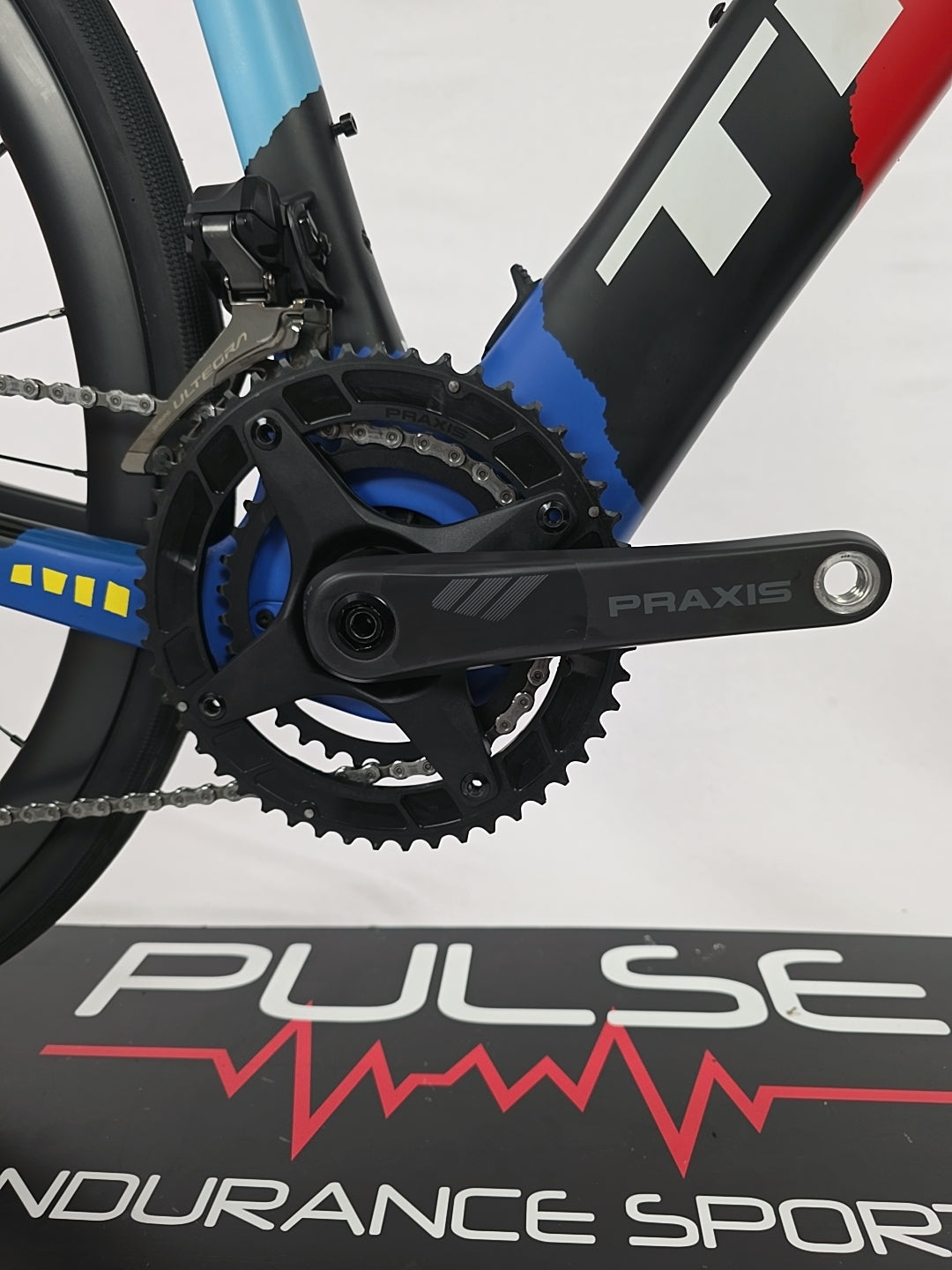 2023 | TREK Domane + Sector Pavé MK | Shimano Ultegra