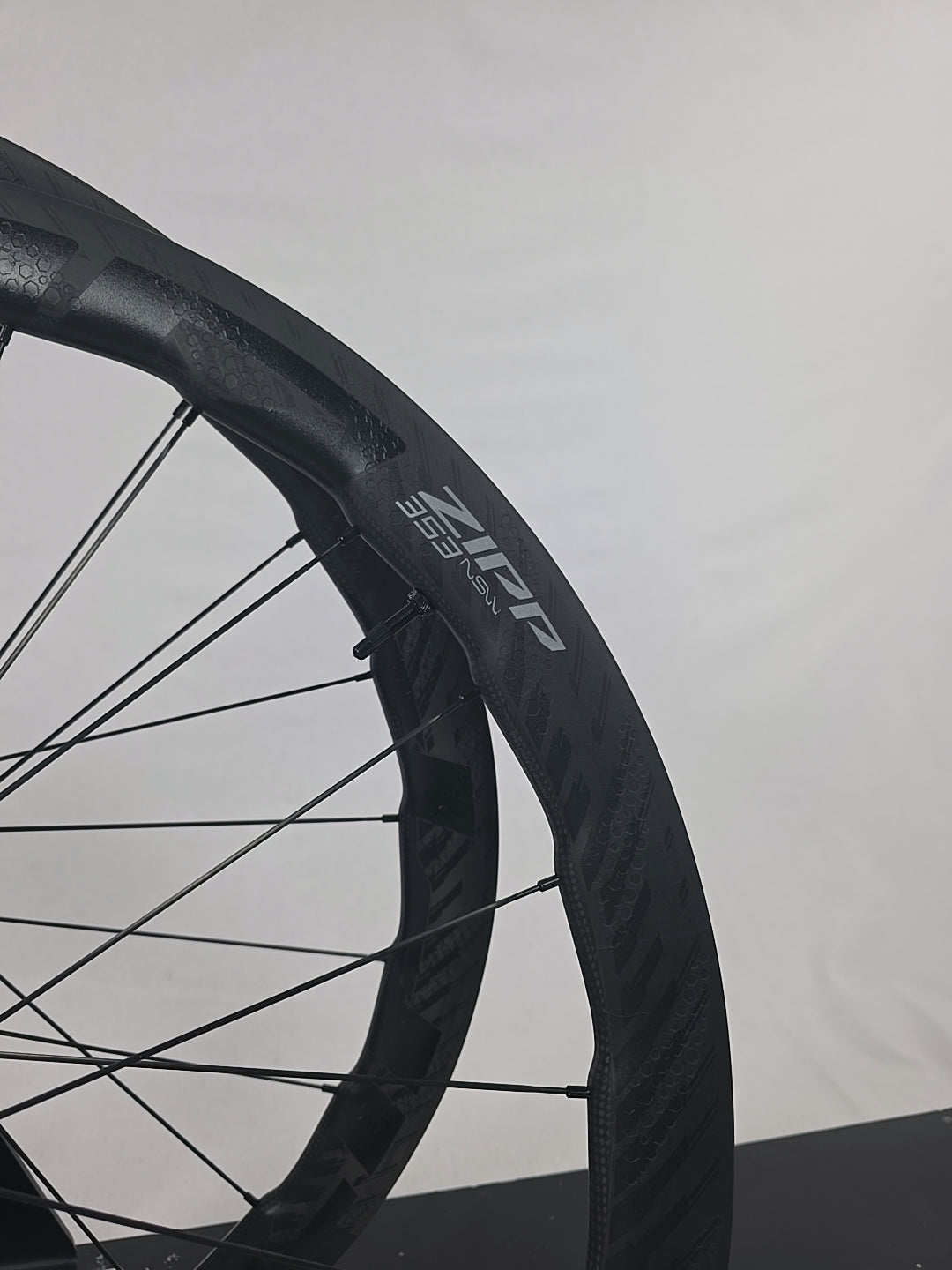 2024 ZIPP 353 NSW Tubeless Disc-Brake Wheelset