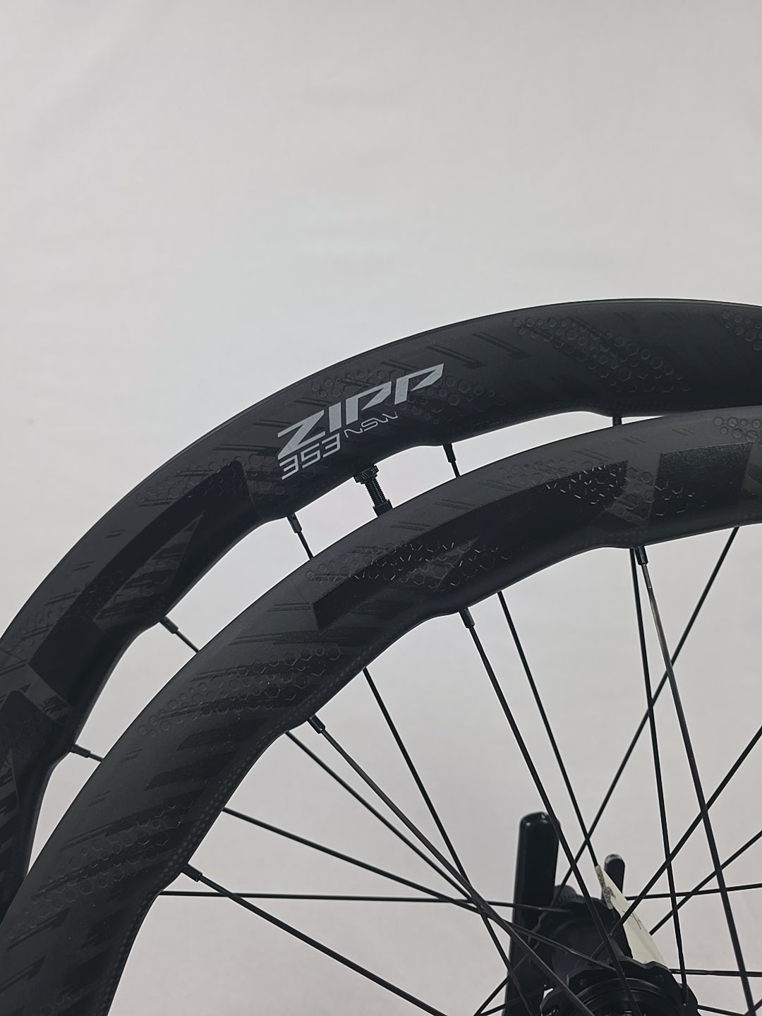 2024 ZIPP 353 NSW Tubeless Disc-Brake Wheelset