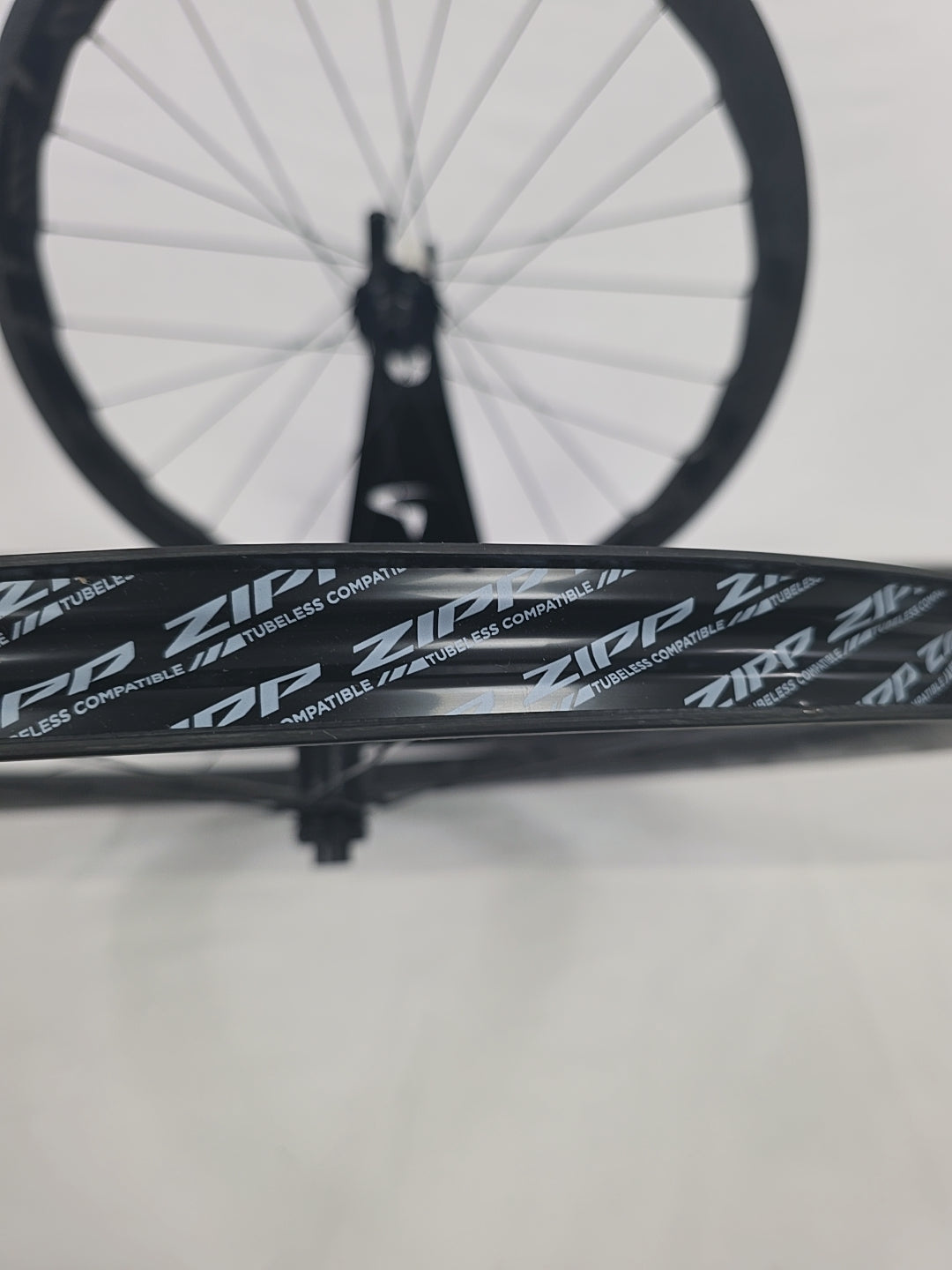 2024 ZIPP 353 NSW Tubeless Disc-Brake Wheelset